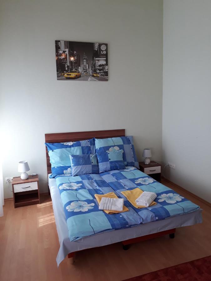 Piac Utcai Apartman Debrecen Bagian luar foto