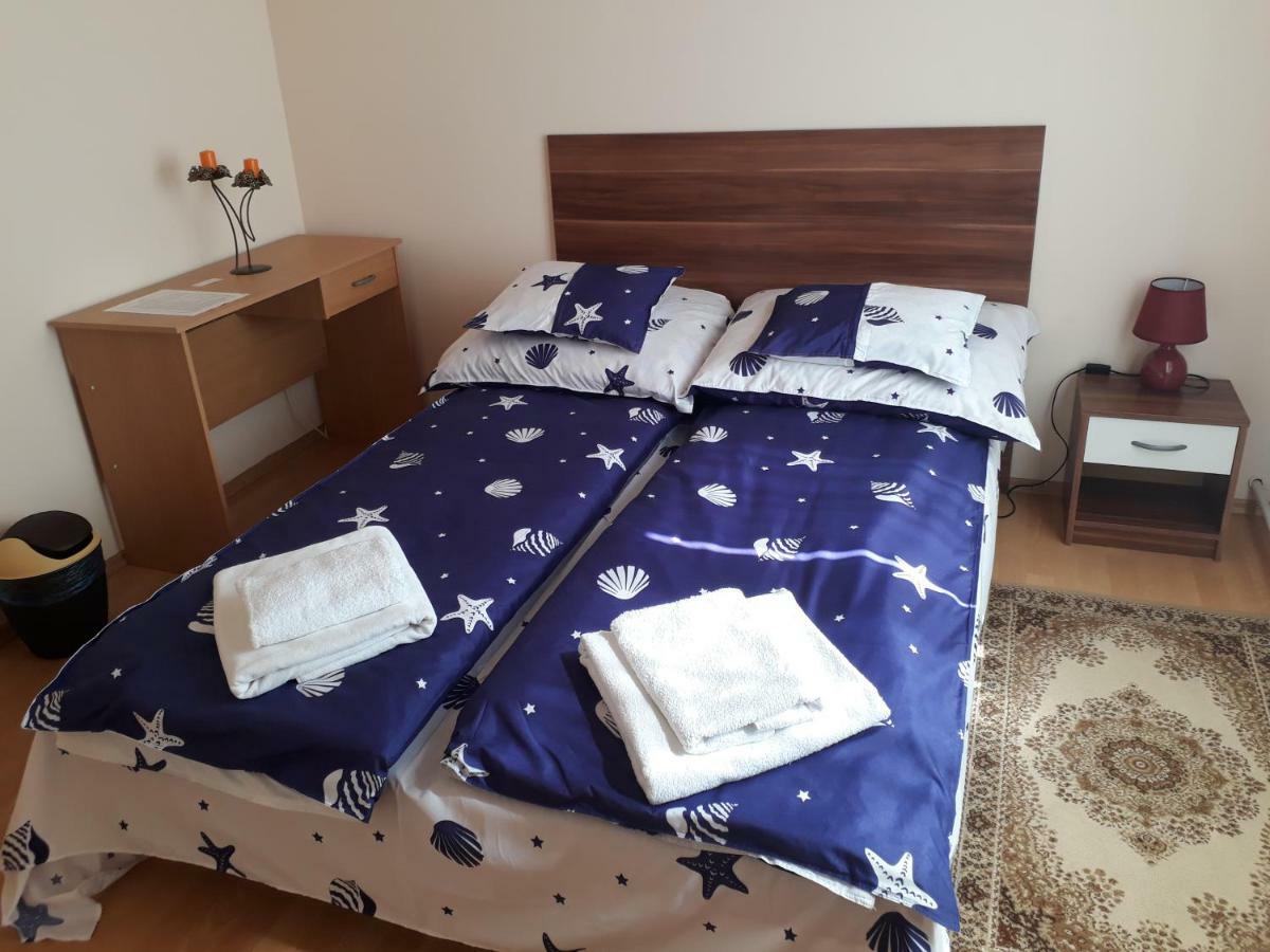 Piac Utcai Apartman Debrecen Bagian luar foto
