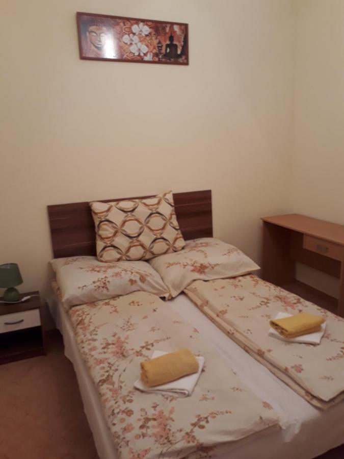 Piac Utcai Apartman Debrecen Bagian luar foto