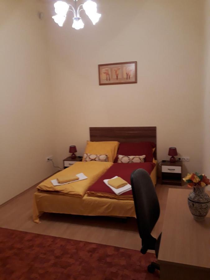 Piac Utcai Apartman Debrecen Bagian luar foto