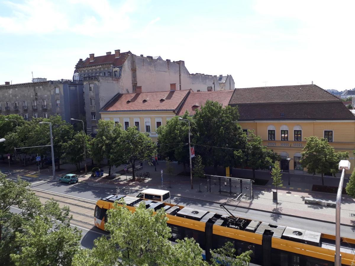 Piac Utcai Apartman Debrecen Bagian luar foto